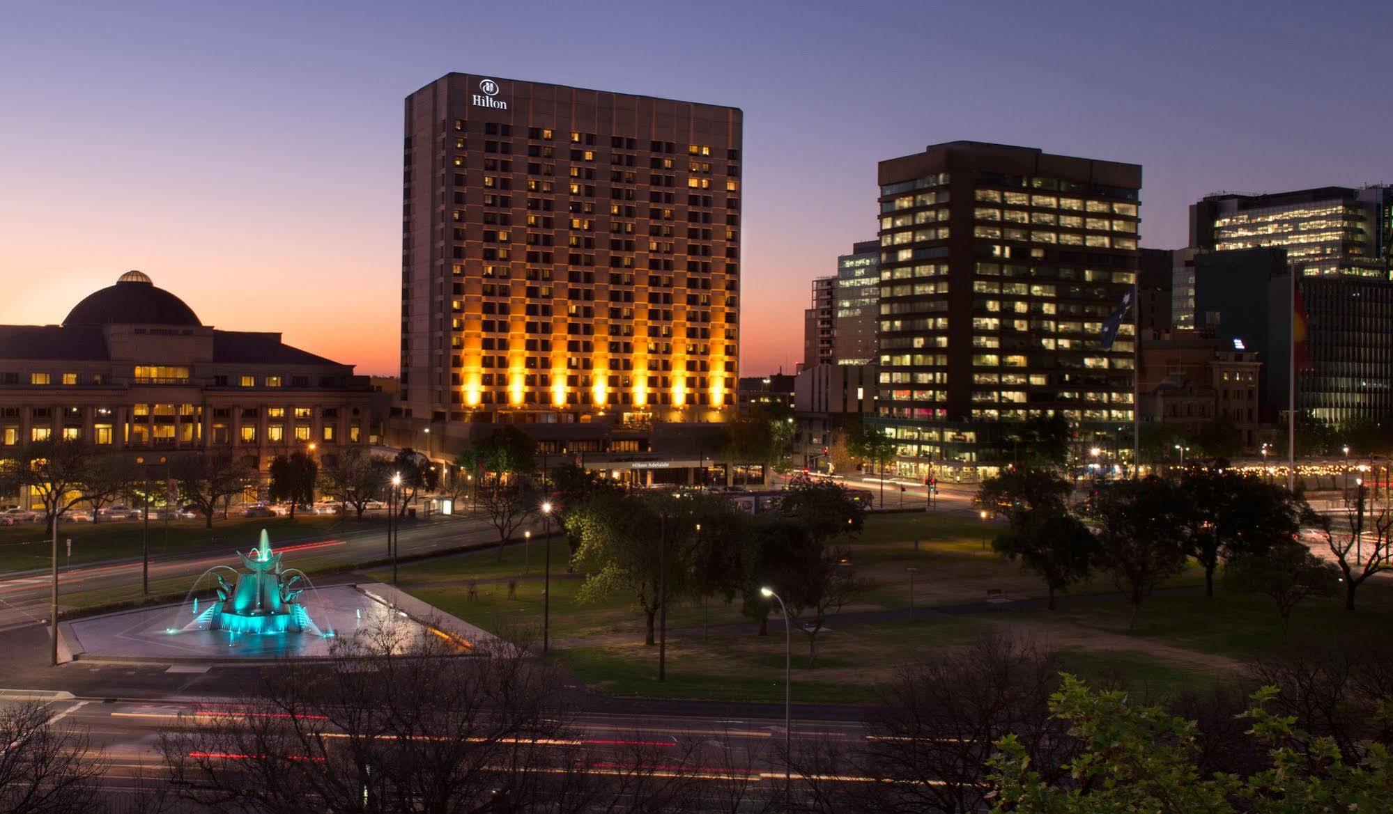 Hilton Adelaide Hotel Bagian luar foto